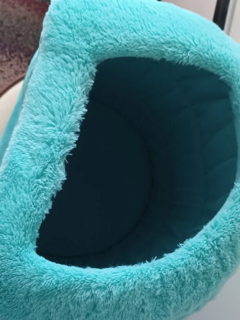 Best friends plush turquoise cat bed
